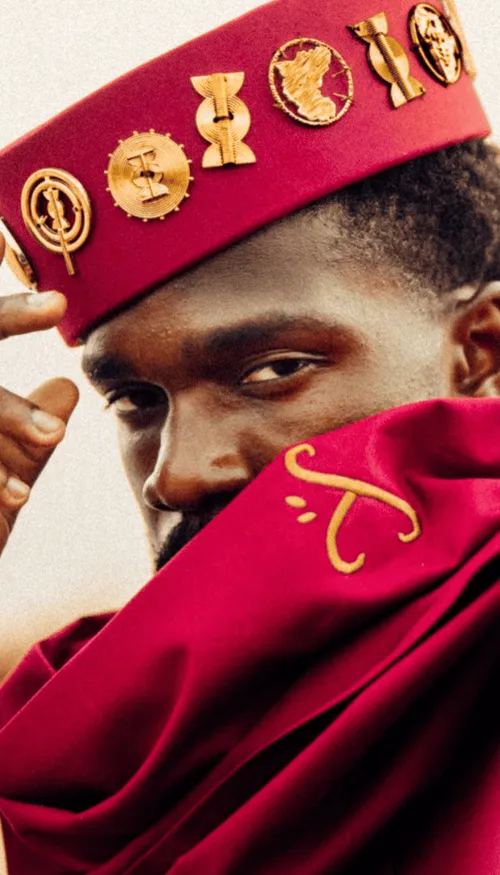 Tayc annonce son retour sur scène pour un concert unique !