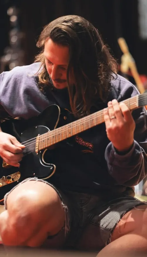 DaviD dévoile le single « Si seulement » et repart sur scène en juin