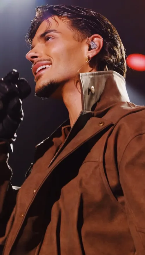 Abraham Mateo réinvente « Azul », le classique de Cristian Castro