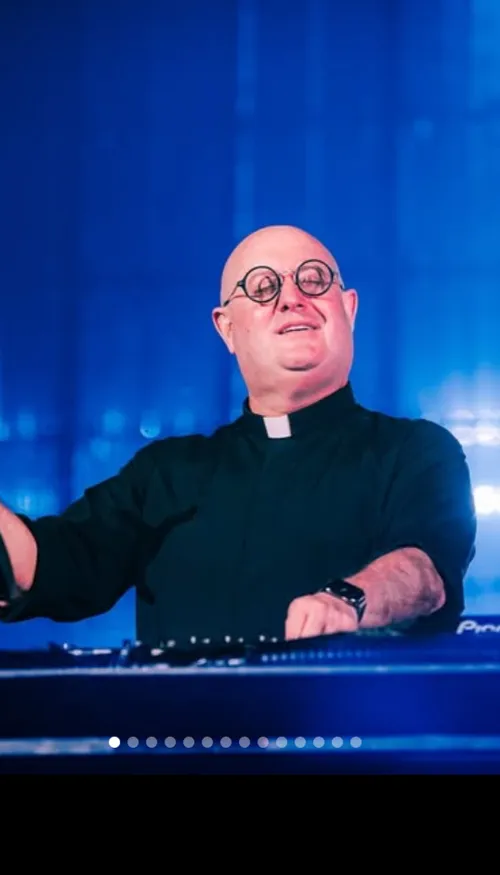 Padre Guilherme : le prêtre-DJ mixe  à 20 minutes de Paris