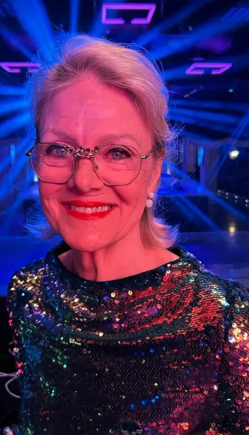 À 81 ans, DJ Gloria enflamme les clubs 