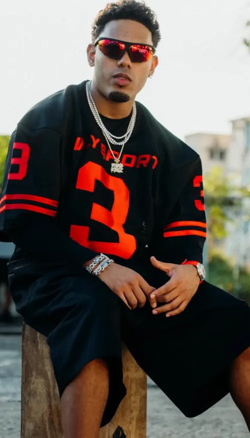 Myke Towers rend hommage à De La Ghetto avec « Te Imagino »