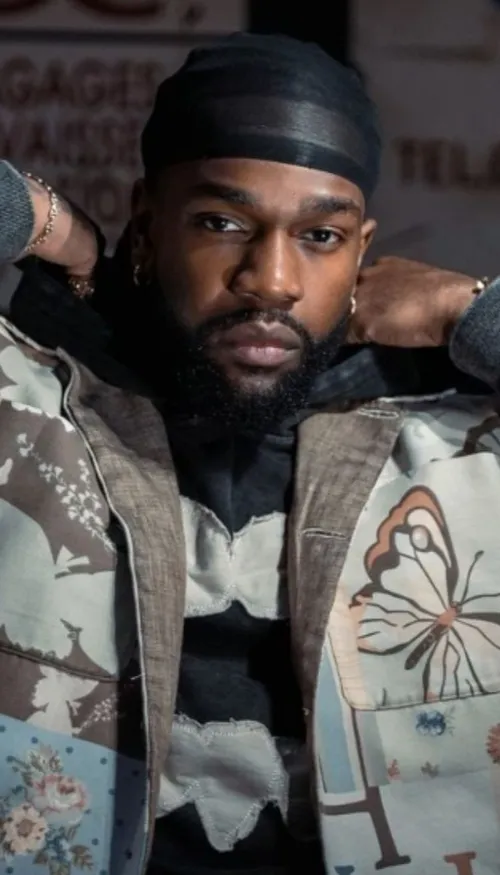 Tayc dévoile enfin son single « Girlfriend » en attendant le clip