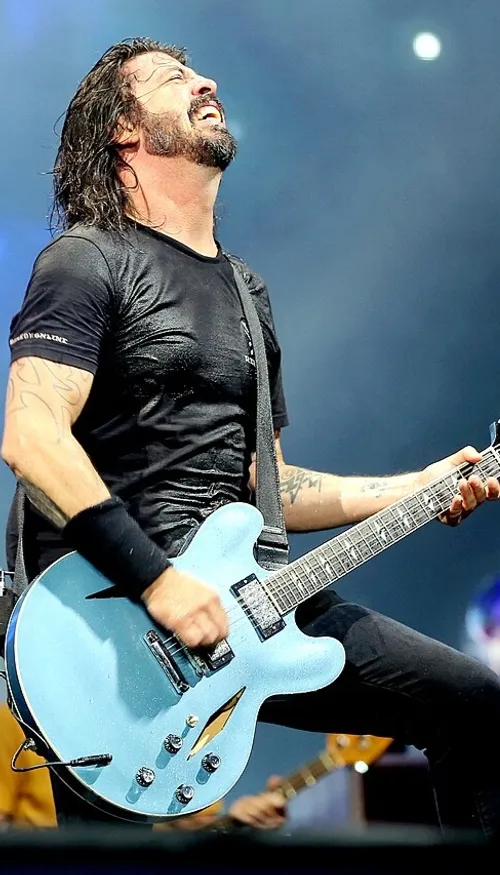 Foo Fighters dévoile leur nouveau single "Caught In The Echo"