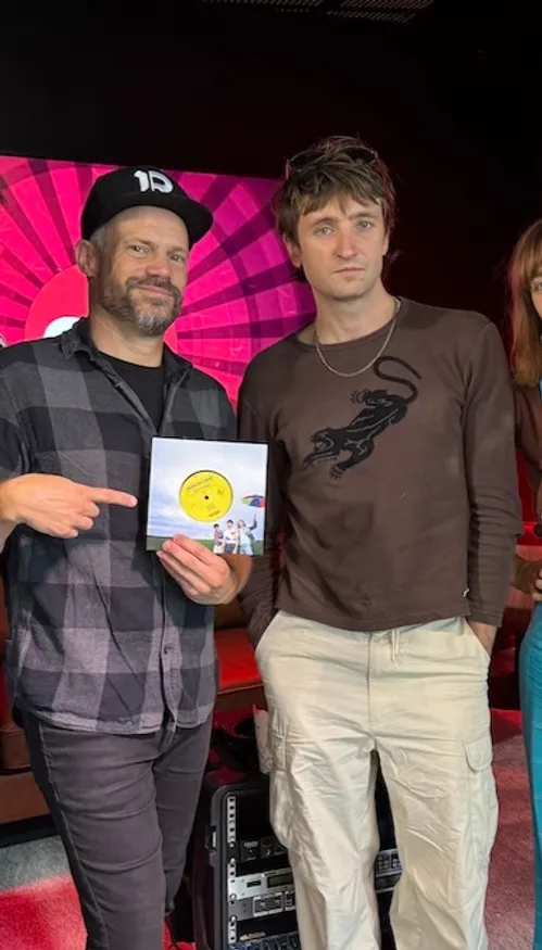 Howlin’ Jaws en interview et session acoustique sur Oüi FM (Replay)