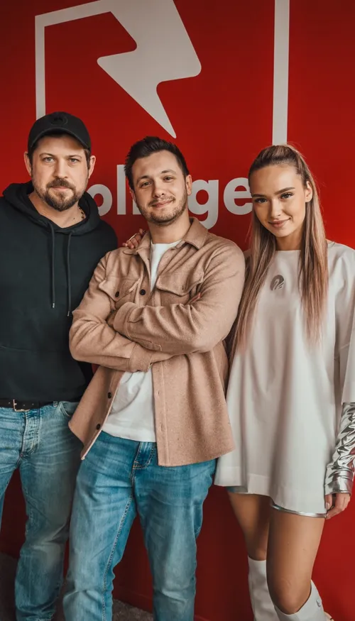 Jon x Justė dans le Warm Up :  le come-back improbable de "Turn the...