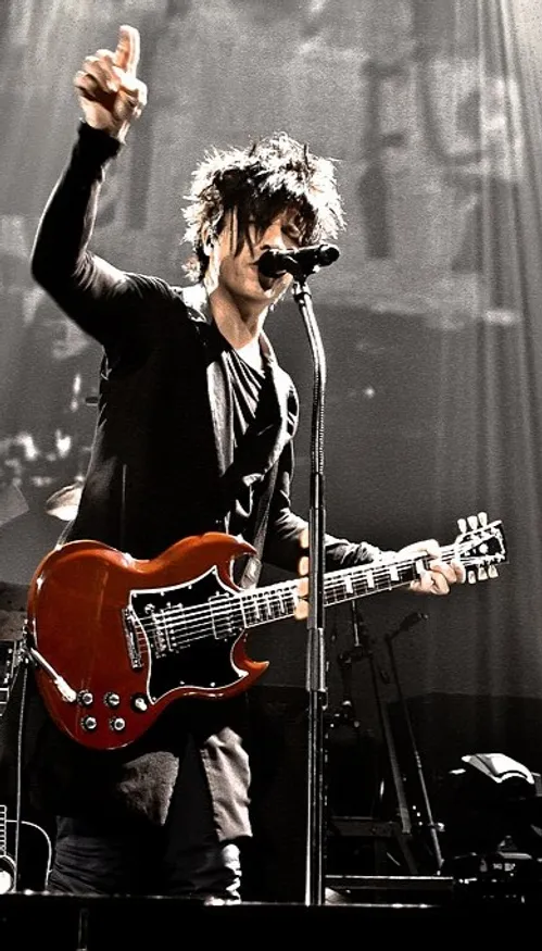 Indochine : un nouveau single et clip après la fin de sa tournée