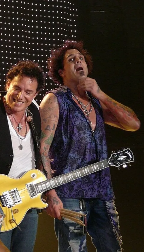Journey : son batteur hospitalisé en plein concert 