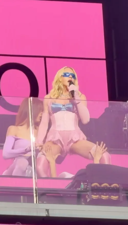 Madonna dévoile "Love Sensation" lors d’un show surprise