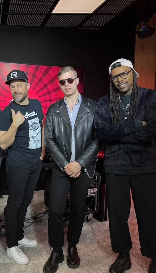 Skip The Use : session acoustique et interview sur Oüi FM (replay)