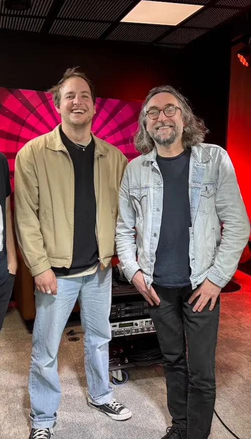 Matmatah : session acoustique et interview sur Oüi FM (replay)