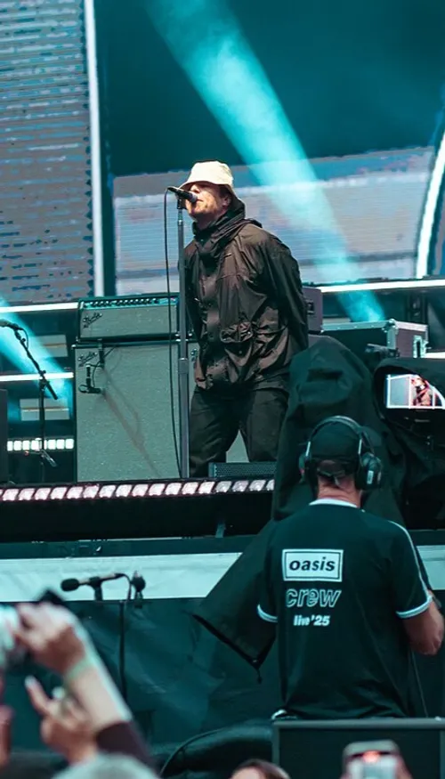 Oasis veut empêcher la vente aux enchères de ses archives rares