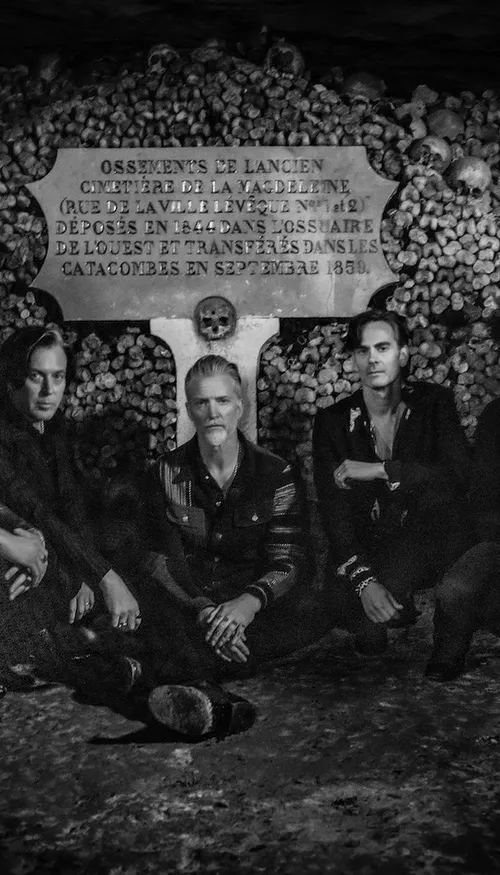 Queens of the Stone Age lance une ligne téléphonique pour...