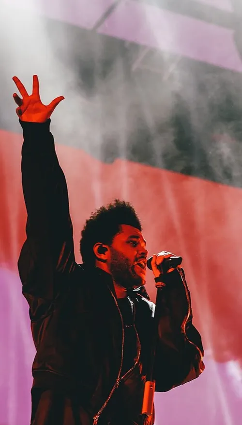 Les fans de The Weeknd obtiennent gain de cause : il y aura des RER...