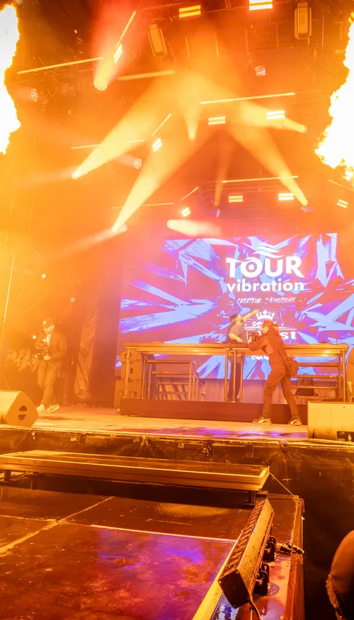Tour Vibration 2026 : découvrez les artistes qui vont enflammer...
