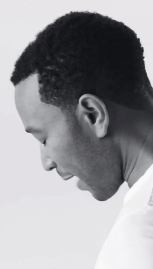 John Legend dévoile « Muse », son nouvel album produit par Pharrell...