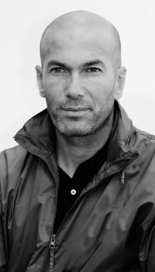 Zinédine Zidane nommé sélectionneur des Bleus