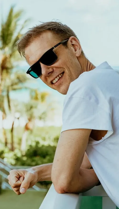 Armin van Buuren et ARGY : découvrez  « Like A Child »