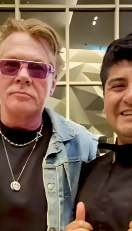 Viré pour un selfie avec Axl Rose