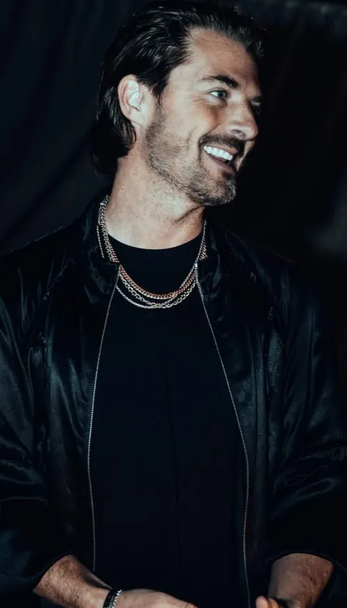 Axwell fait son grand retour avec « Whatever Turns You On »
