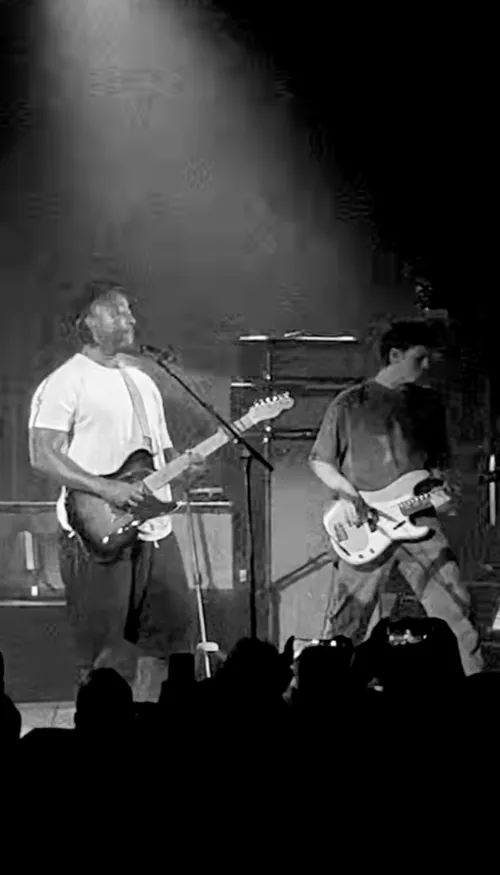 Bloc Party dévoile "Lagoon Blue" avant son nouvel album