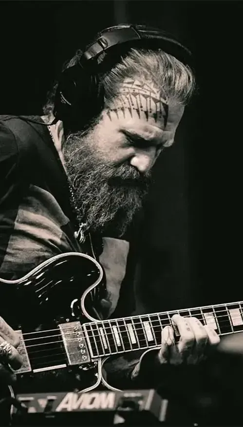 Mastodon rend hommage à Brent Hinds, son chanteur décédé 
