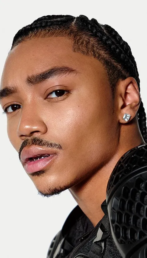 Josh Levi dévoile « Swerve »