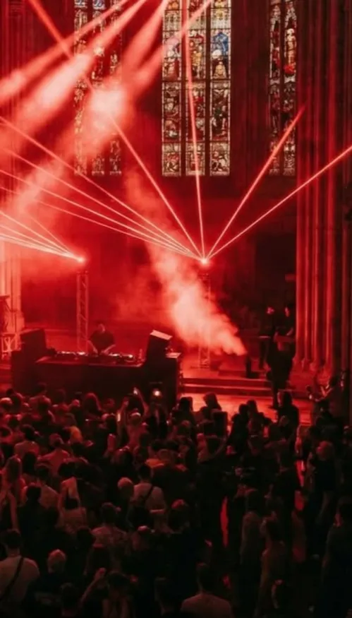Church Rave Vienna : la techno s'invite dans une église !