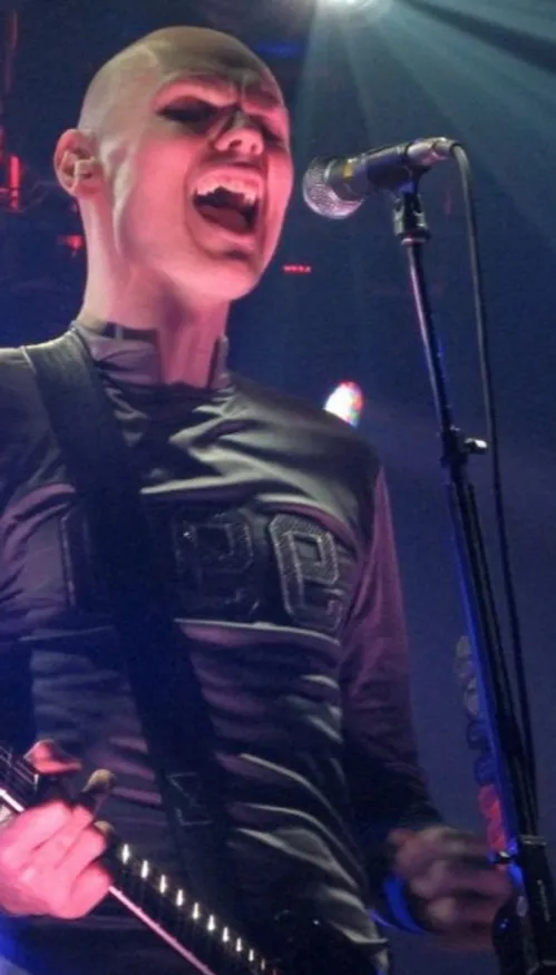Pour Billy Corgan (Smashing Pumpkins) Travis Barker (Blink-182) est...
