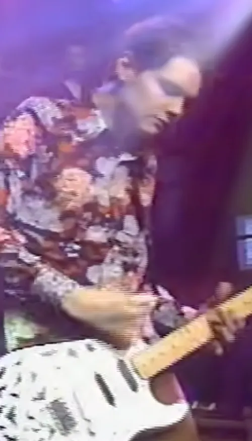 Guitares et guitaristes de légende : la Fender "Bat Strat" de Billy...