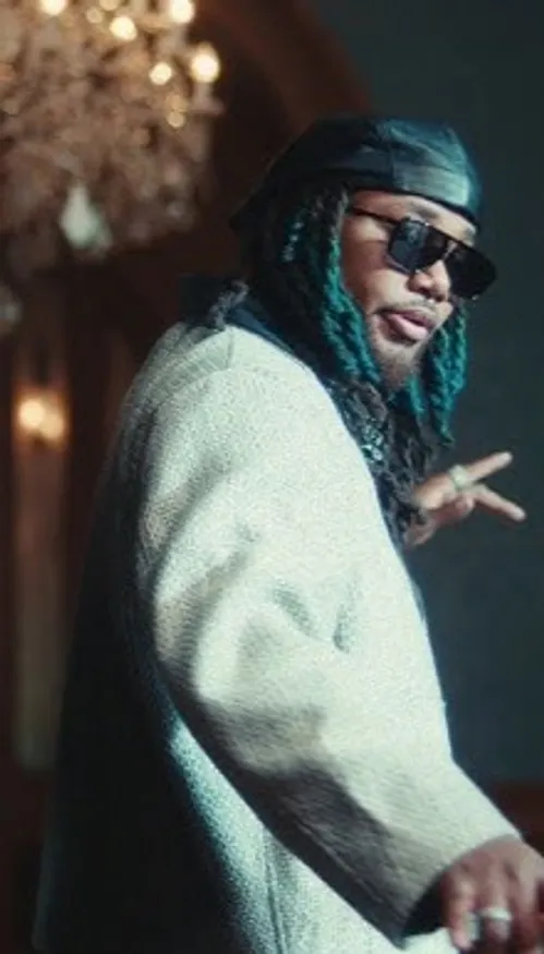 Davido et Leon Thomas réunissent Afrobeats et R'n'B sur « Tell...