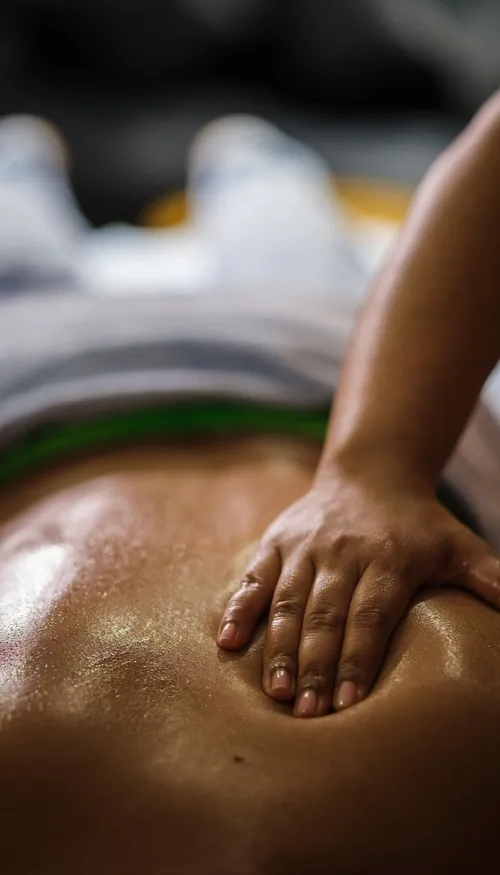 Massage sur le dancefloor : Rotterdam Rave réinvente la nuit