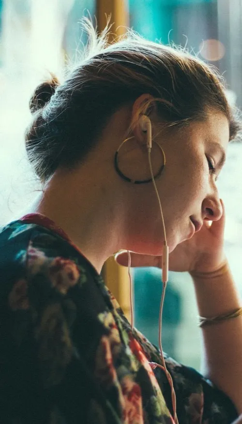 Angleterre : fini la musique sans écouteurs