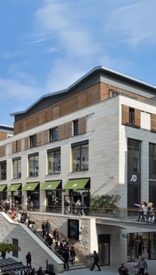 Bordeaux : la Promenade Sainte Catherine se pare de rose pour...