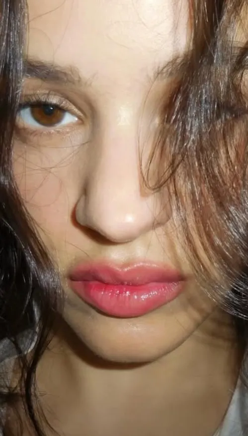 Rosalía dévoile le clip de "Sauvignon Blanc"