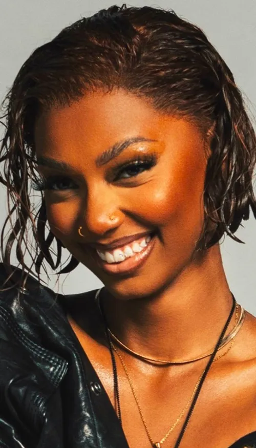 Ronisia annonce son nouvel album « Sensation » pour le 30 octobre
