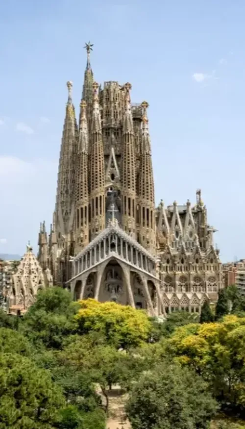 Barcelone : La Sagrada Familia touche enfin le ciel !