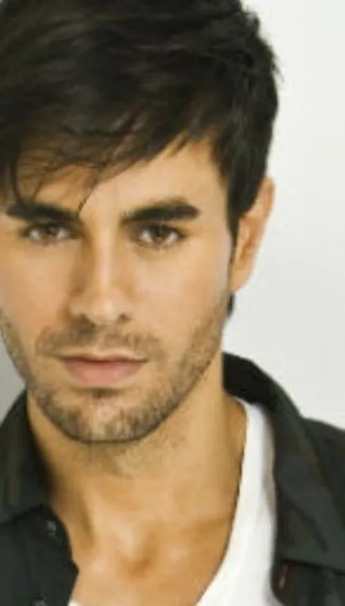 Enrique Iglesias décroche le disque d'or pour son album Final (Vol.1)