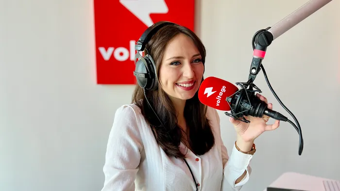 Clemence sur Voltage